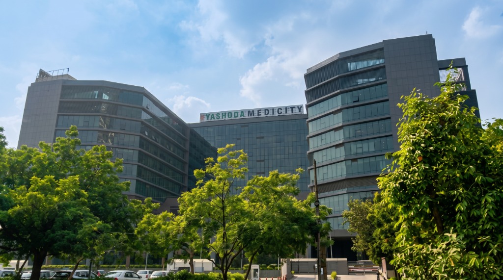 Yashoda Medicity flagship greenfield quaternary care hospital exterior in Indirapuram, Delhi NCR